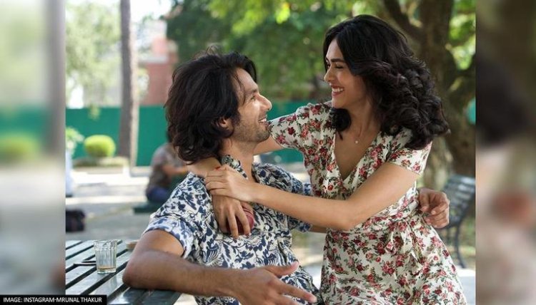 Jersey: Shahid Kapoor and Mrunal Thakur's film gets postponed amid the Omicron scare
